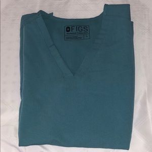 FIGS Casma Three Pocket Scrub Top in Hydrogreen
